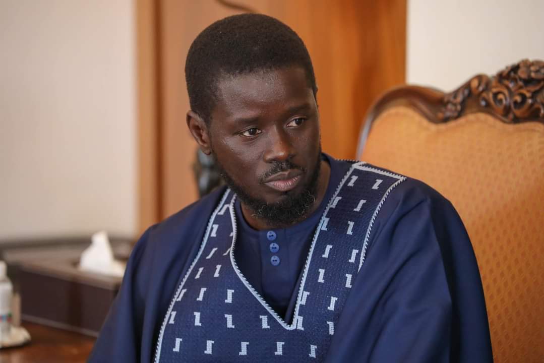 SahelNewsof's tweet photo. Proclamé vainqueur de la #présidentielle du 24 mars avec 54,28% des voix, Bassirou #DiomayePresident prête serment le 2 avril et procède le même jour à la passation de pouvoir avec Macky Sall. #Sunuelection https://t.co/3hE644IFG2