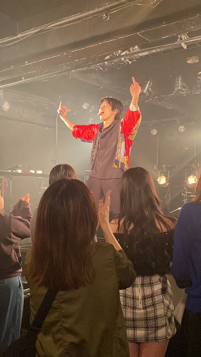 saenatu8686's tweet photo. 楽しかったなぁ＾＾
日常生活でもうダメかなぁなんて感じる時、彼を思い出すとまだ少しやれそうな気がするのです。今度は有料ライブ行きますね。 https://t.co/lpT5OB4oRB