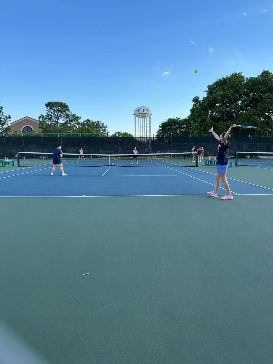 DavidRoweMMJH's tweet photo. @McMeansJrHigh tennis started their season last night with a 16-9 victory over Beck JH last night. #GOBOBCATS https://t.co/UqI8HfUrPT
