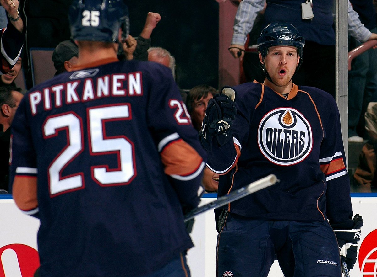 JFreshHockey's tweet image. they #understoodtheassignment with this 🔥 fit