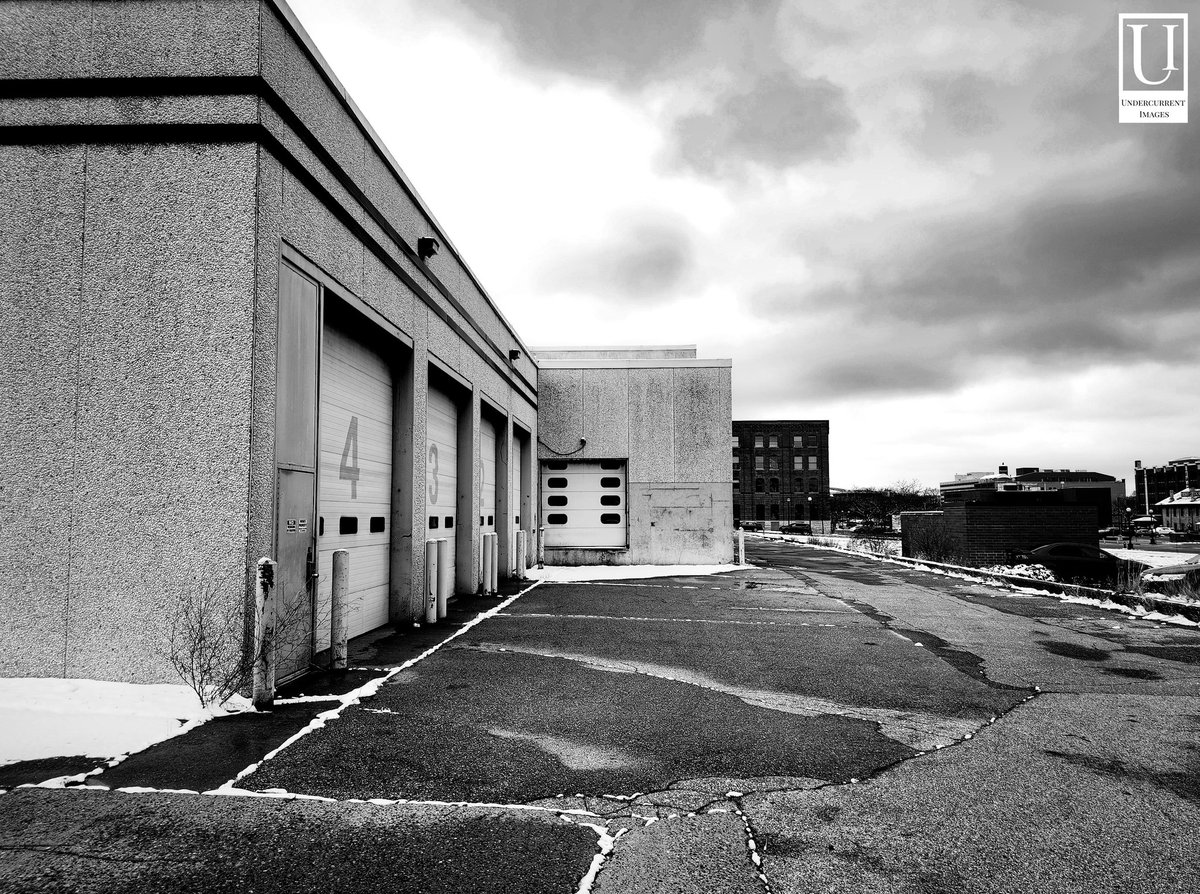 Undercurrent424's tweet photo. @LaCrosseTribune 2005 and 2024 now an empty building.
#lacrossewi #lacrossewisconsin #undercurrentimages #theundercurrent #blackandwhitephotography #photographer #photojournalism #streetphotography https://t.co/Vlfigw7jce