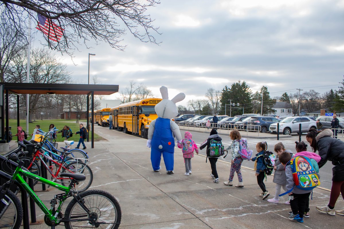 Hoppin' into our last day before break! A special some-bunny greeted our Head Start students as they got off the bus Thursday morning. 🐰🐣 #LearningIsFun#PantherPride#HeadStart