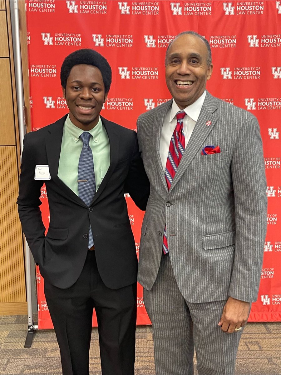 The University of Houston Law Center hosted its annual Student Academic Achievement Reception this spring to congratulate excelling students in the Top 30% of their 1L, first semester class. loom.ly/7tOmb80 #congratulations #HoustonLaw #GoCoogs #WeAreHoustonLaw