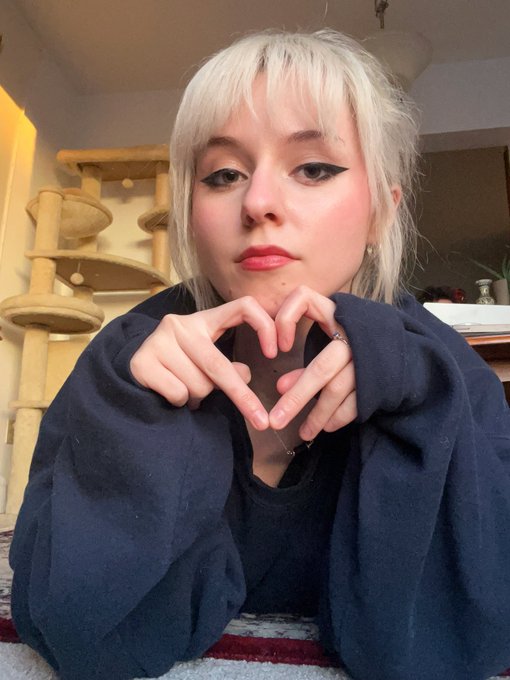 Can&rsquo;t stop biting my nails lately idk 😐😐😐 https://t.co/fS9qN7S0VR