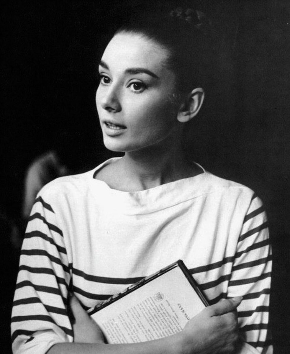 audrey hepburn photographed by pierluigi praturlon on the set of ‘war and peace’ at cinecittà studios in rome, 1955