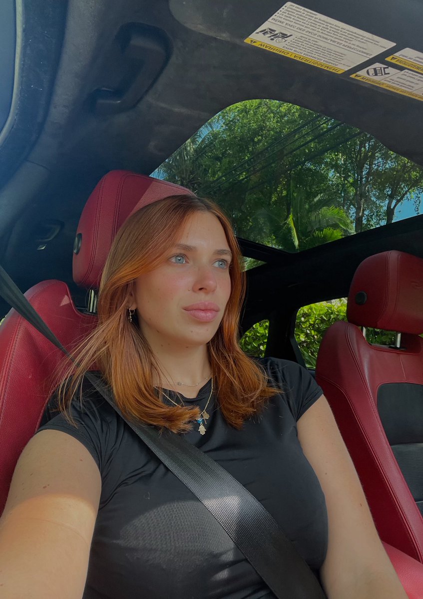 gabi 🤍 tweet media