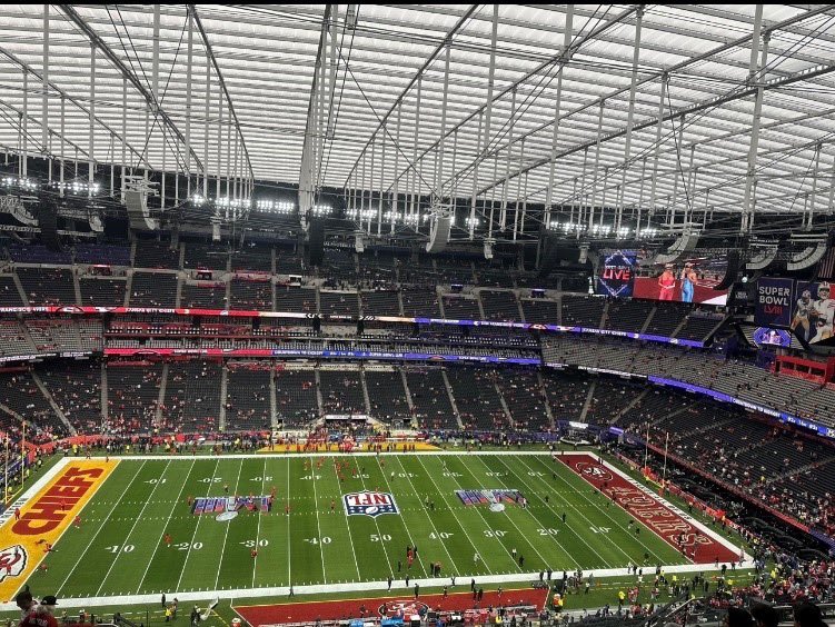 #FastFordRewind: Among the other stars at the Super Bowl this year were CSSN Charles and CS3 Nethercutt, who won tickets in a ship-wide raffle.
 
We are always proud to be able to reward our Sailors for their stellar service.
 
#USNavy #CVN78 #Biggest #Baddest #SBLVIII