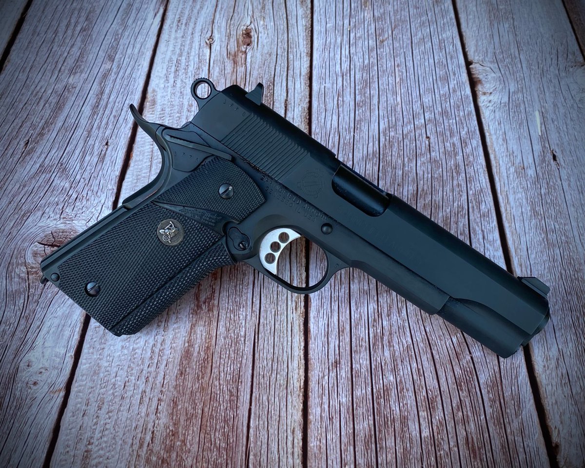 ValorPrecision's tweet photo. VP MEUSOC v2 1911 45ACP
SA full rebuild with NM BarSto barrel, complete parts replacement/upgrade with a tactical match setup, and a manganese phosphate/bluing finish with a DLC barrel/bushing.
#meusoc #45acp #pistol #2a https://t.co/L62noXyUK4