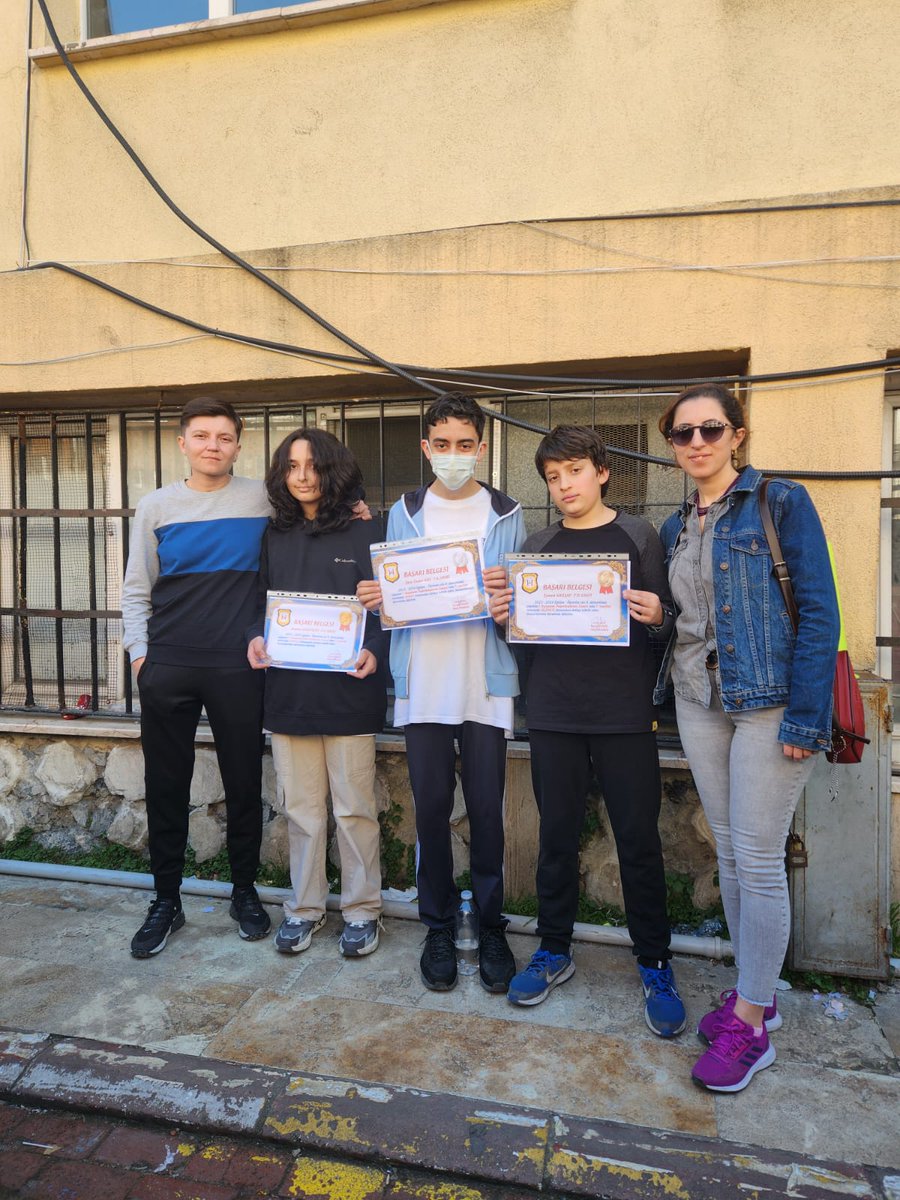 Okulumuzda yapılan ikinci dönemin ilk Kazanım değerlendirme sınavında dereceye giren öğrencilerimizi başarı belgesi ile ödüllendirdik.
Öğrencilerimizi tebrik eder başarılarının devamını dileriz
<a href="/tcmeb/">Millî Eğitim Bakanlığı</a> <a href="/istanbulilmem/">İstanbul İl Millî Eğitim Müdürlüğü</a> <a href="/gopmem/">Gaziosmanpaşa İlçe Millî Eğitim Müdürlüğü</a> <a href="/yndisk/">iskender yönden</a> <a href="/FatihMTopsakal/">Fatih Mustafa Topsakal 🇹🇷</a>