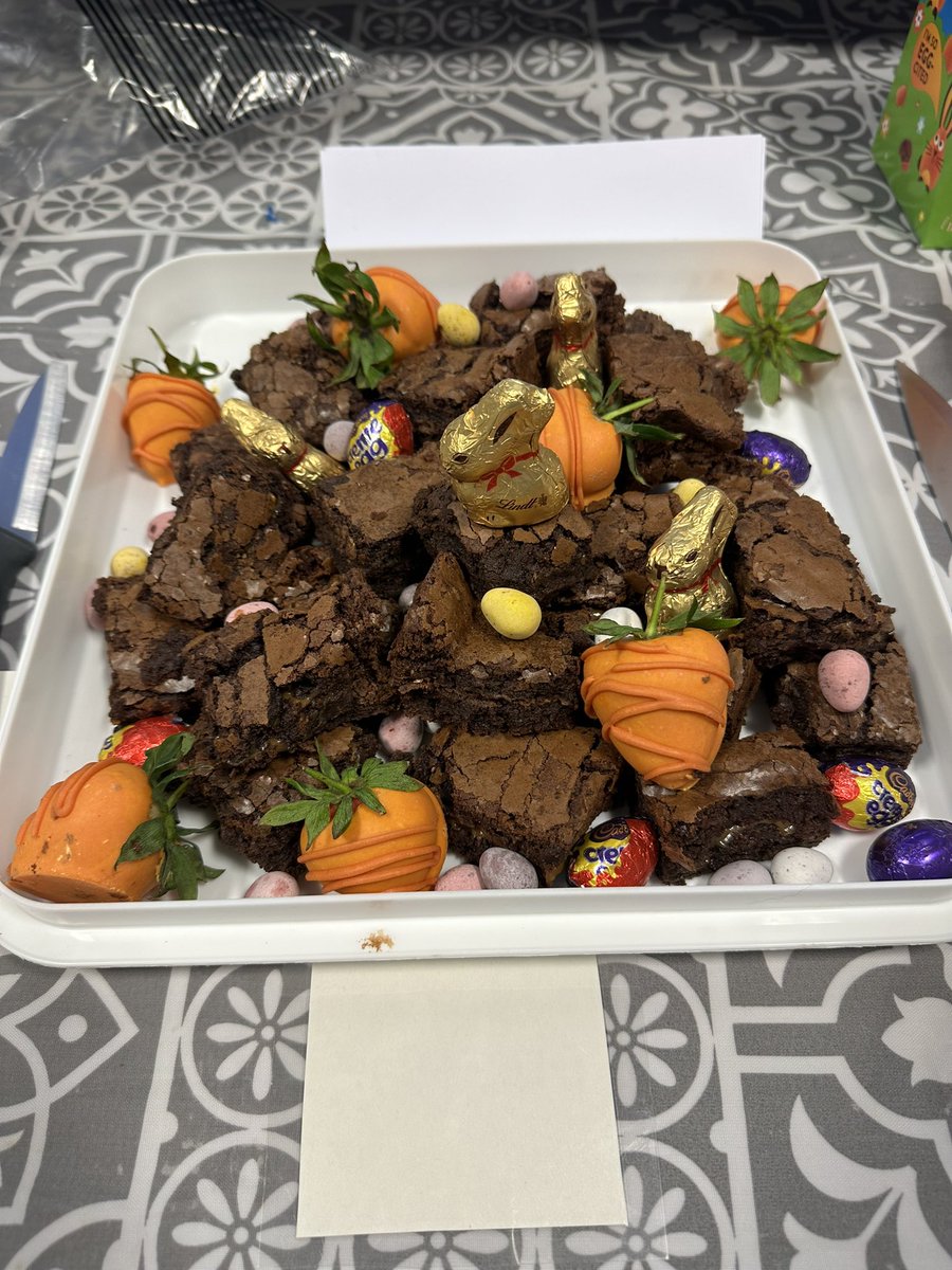 Claire Valente tweet media