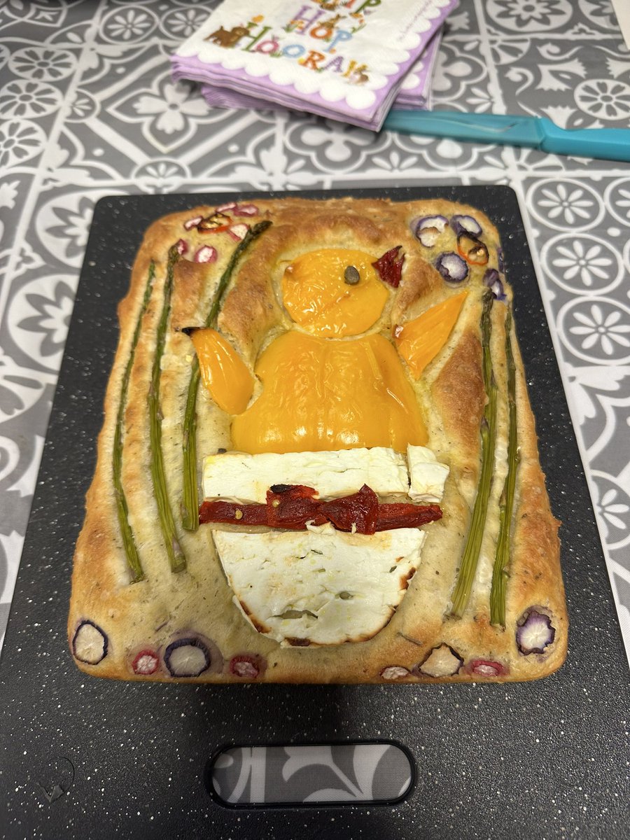 Claire Valente tweet media