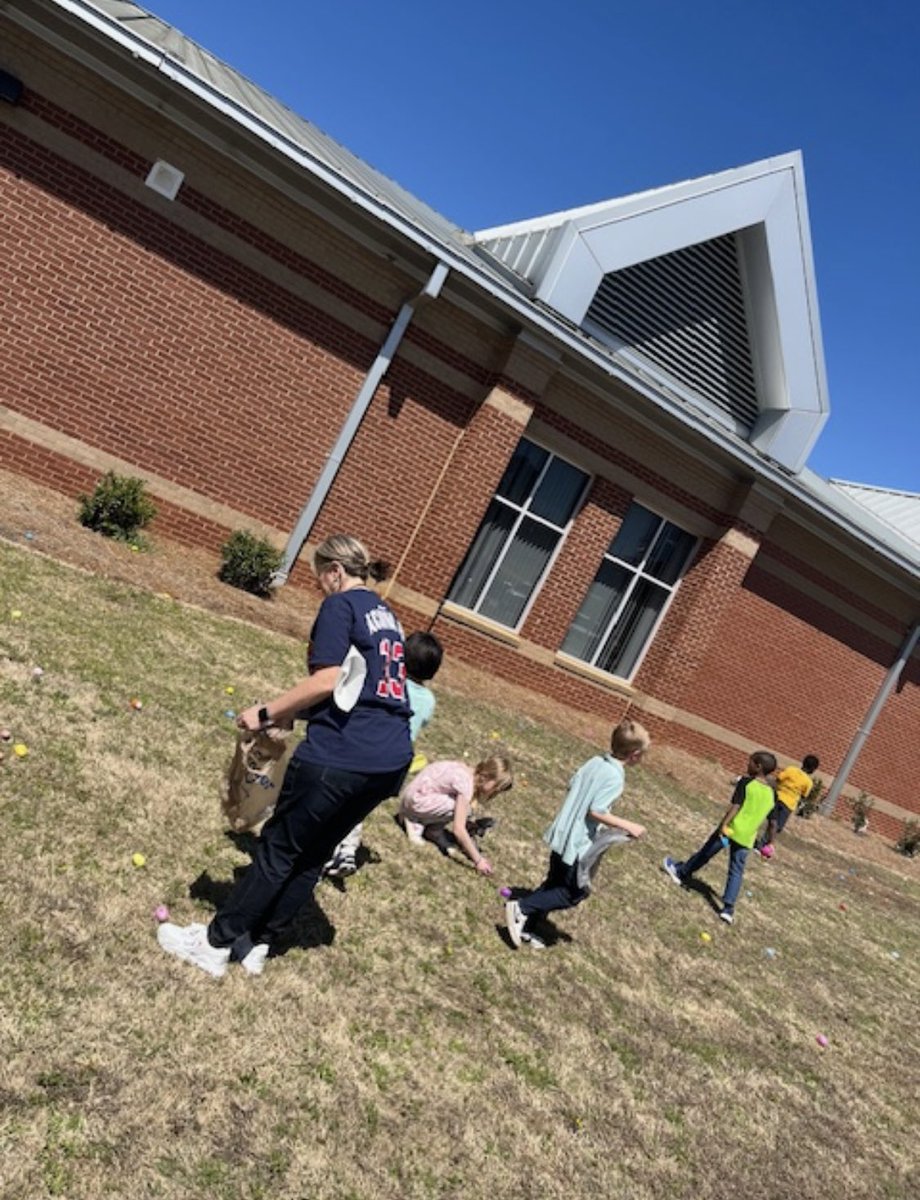 Easter Egg Hunting with kindergartners! What a blast! Thank you Mrs. Whitsell and Mrs. Fry. <a href="/Timberridge_HCS/">Timber Ridge Elementary</a> #winningforkids #EasterEggs