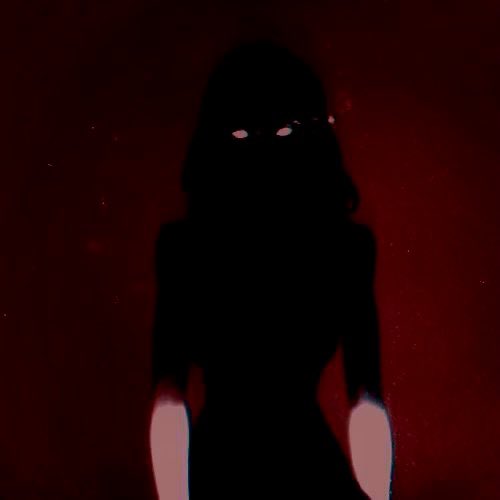 Tessa_Rp's tweet photo. —————

Dans la pénombre, elle est juste une ombre. 

Elle qui a été damnée du paradis quel espérait tant, se retrouve à se faire justice sois même, éternellement.

Ne lui parlez pas de rédemption, le soulagement elle le trouve dans ses actions. 

————— https://t.co/VxrMr62zjC