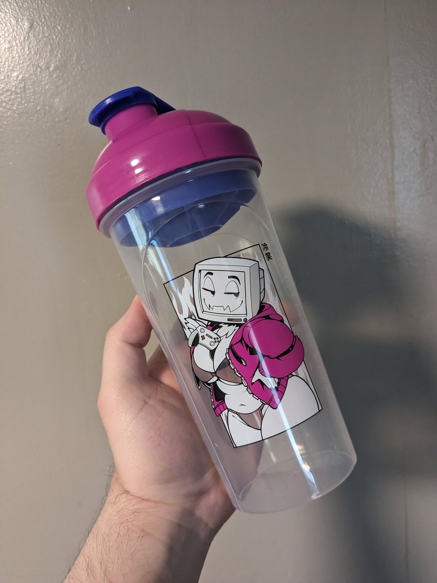 I got my @Pyrocynical Waifu Cup. Extra Thicc. I can't wait for the XL Fat Cup. 👌