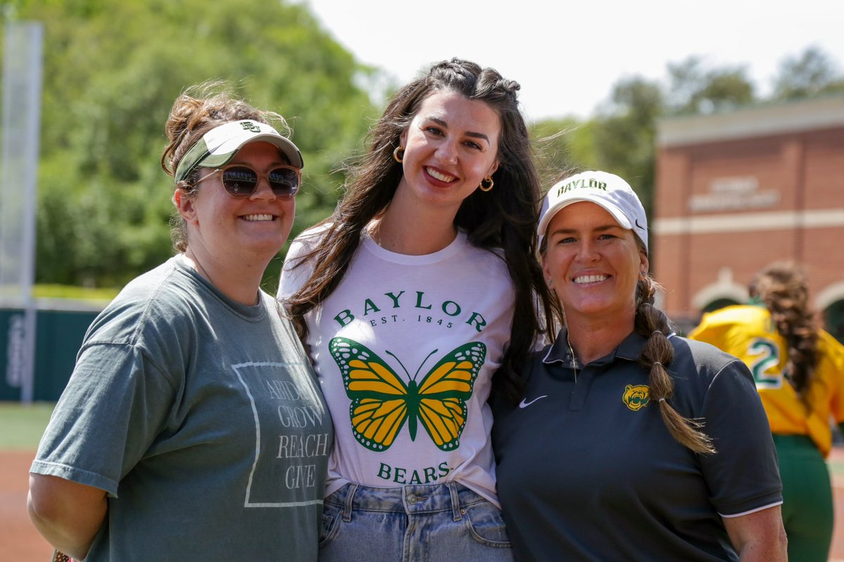 Big thank you to Hope from Arrow Ministries for throwing out today’s first pitch in honor of our Foster Awareness game! #SicEm | #andONE