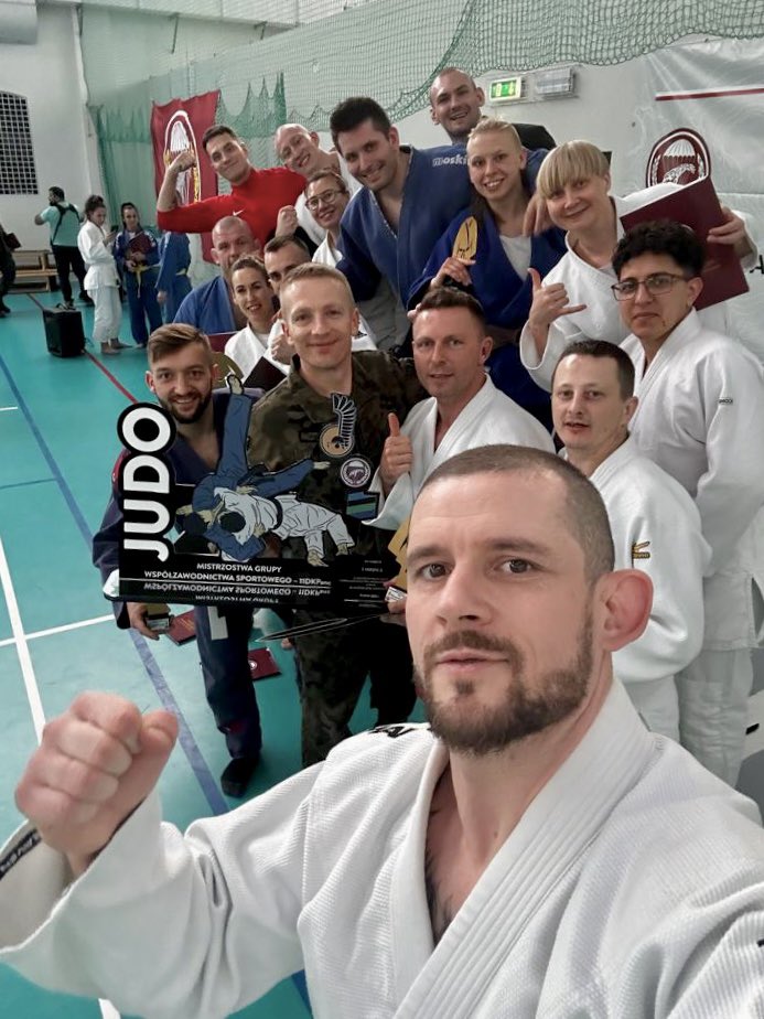 17WBZ's tweet image. Podczas mistrzostw w judo 🥋reprezentacja z #17WBZ zdobyła 2 miejsce 🥈.
W tym tygodniu w #6BPD w Krakowie odbyły się sportowe zmagania walki na macie Grupy Współzawodnictwa Sportowego #11DKPanc. Zawodnicy z Międzyrzecza w każdej ze swoich kategorii wagowych stanęli na podium 👊🏼
