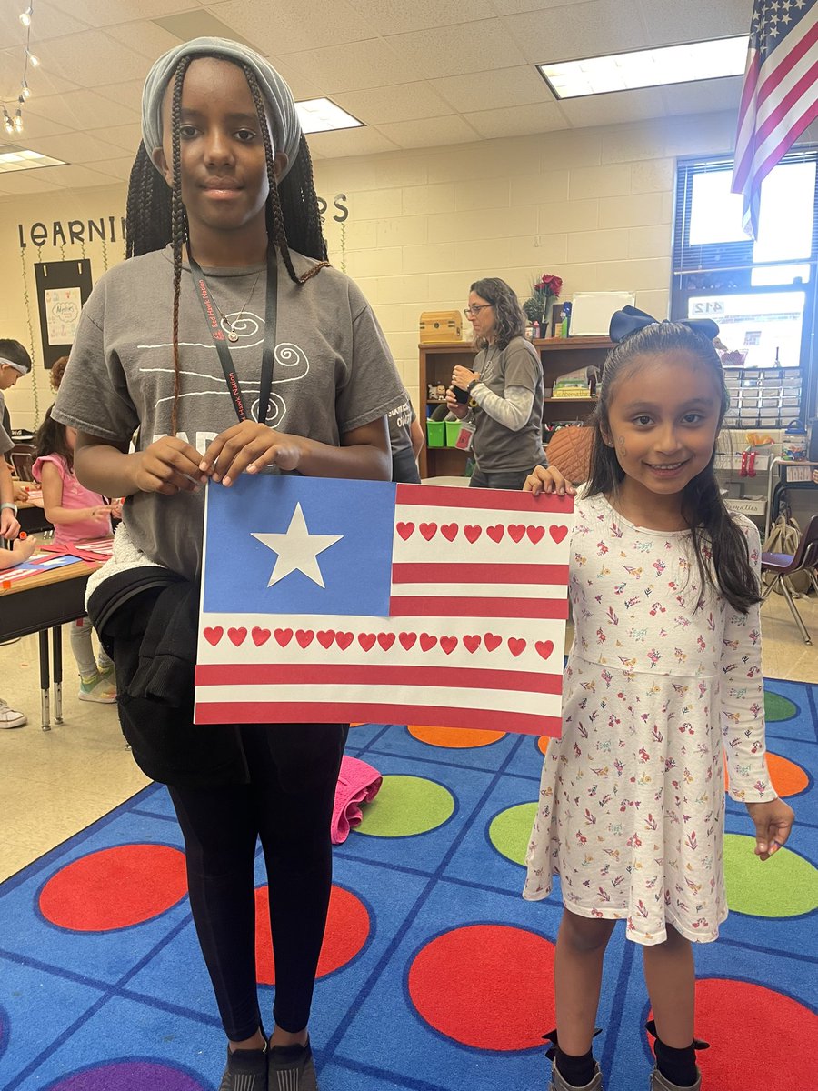 Such a fun tribal day! Loved making placemats with our DEAT partners! ❤️