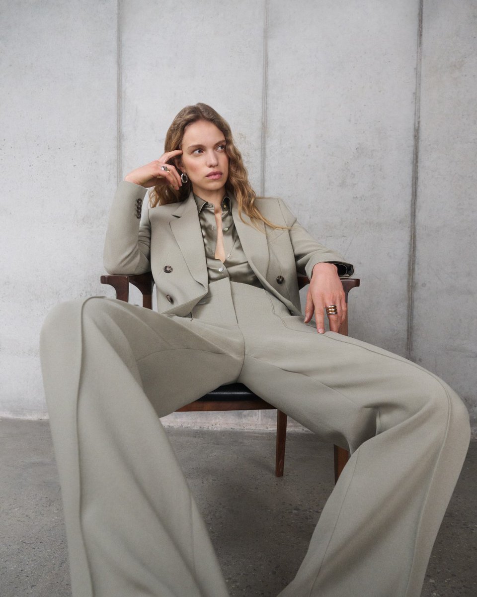 Introducing the new era of suiting: Updated takes on tailoring that promise the luxury of effortless sophistication—whether you’re dressing for the office or otherwise. bit.ly/3VzfSNq