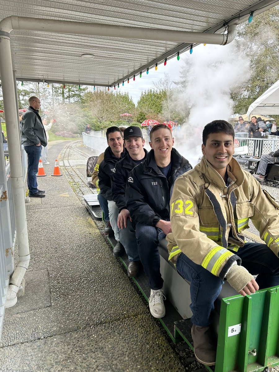 Burnaby Firefighters Charitable Society honoured to part of the opening day of the Burnaby Central Railway. Thanks to all the volunteers that put in countless hours every year to keep the Railway running. #burnaby #cityofburnaby #burnabycentralrailway