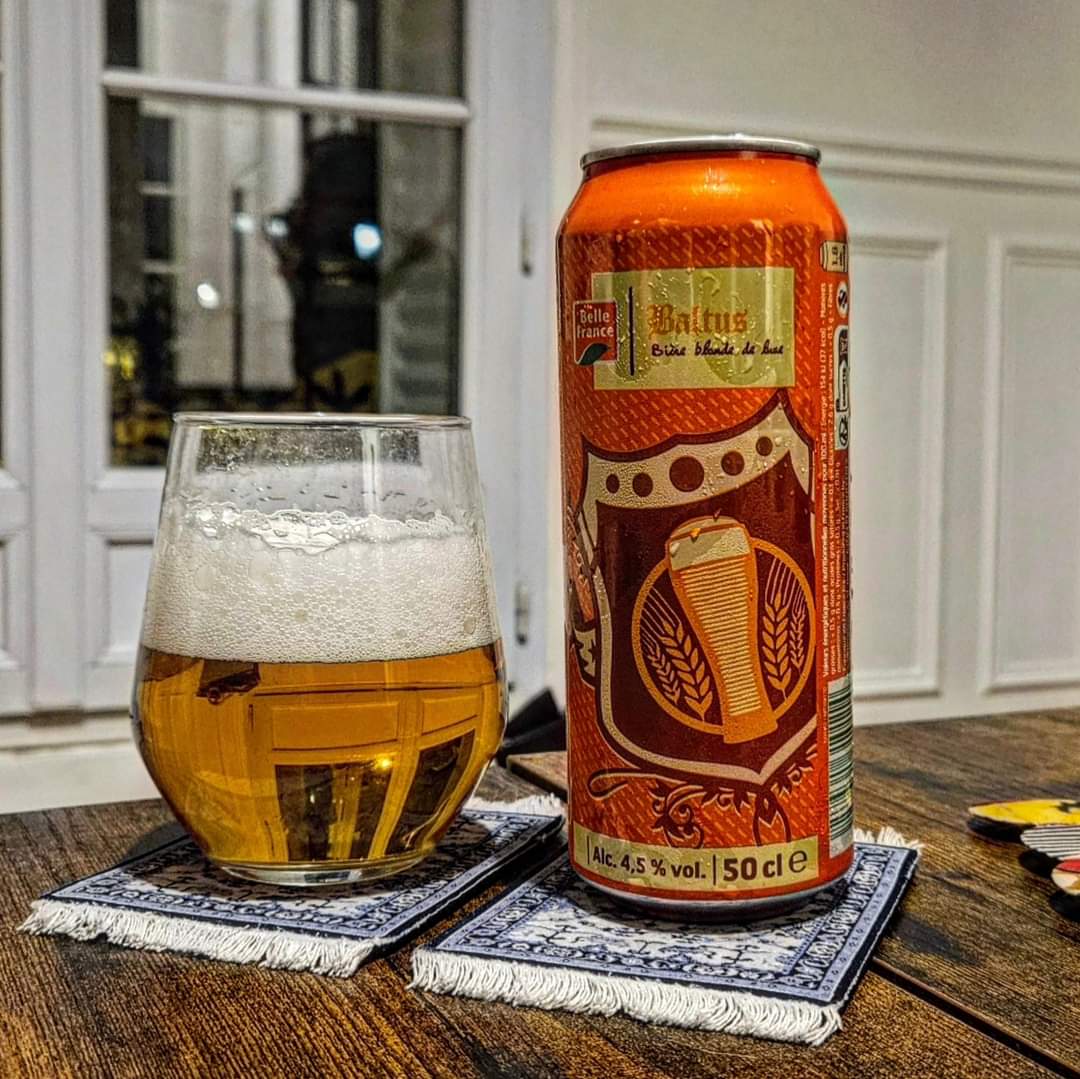 brunnenbraeu's tweet photo. Baltus – Bière blonde de luxe (**) 4,5%
#beeronthecarpet #keinbierfürnazis
#baltus #biereblonde https://t.co/veTL19wAjp