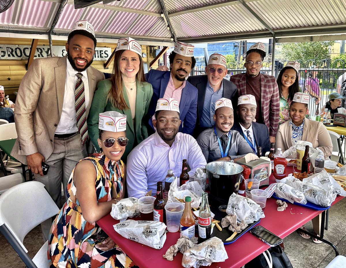 Attention #AMEC2024 - @uchicagosurgery will be slightly delayed from returning to our booth (#432). We ate too much at #ParkwayBakery #PoBoys @MdDorsey @JenConeMD @uchicagosurgres @AnthonyDDouglas @UofCSurgeryDEI