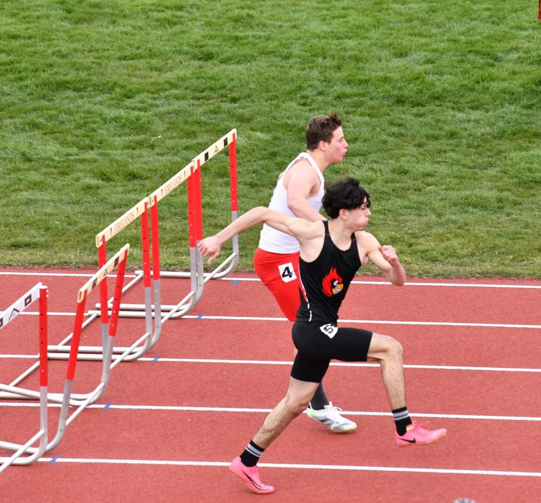 Congrats to our guy Domenic Rodriguez, who broke the 110 hurdles record with his 15.5, beating the previous 15.6 by Eric Darmsted from 1986!!
