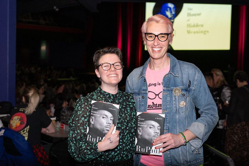 Earlier this month, the St. Louis County Library @SLCL hosted a sold-out event with RuPaul, celebrating the release of his new memoir, “The House of Hidden Meanings.” The event raised over $50,000 for the Library Foundation! See more photos at buff.ly/3xhRfe9.