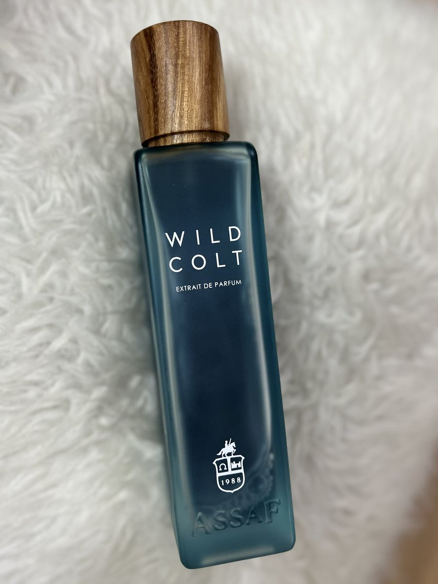 FUVEAU17's tweet photo. @assafperfumes #عطور_عساف2                                                      عطور جميلة فواحة روعه https://t.co/KvwAgdex6H