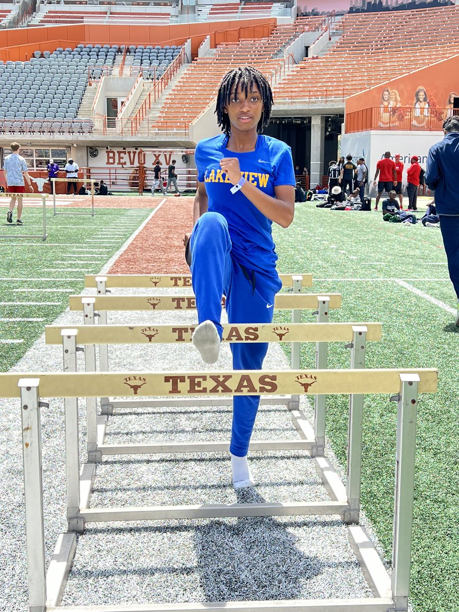 Austin, we’re here!! @kelcy_11 representing @LCHS_Patriots at Texas Relays! Let’s go to work! @gisd_athletics @saincilaire