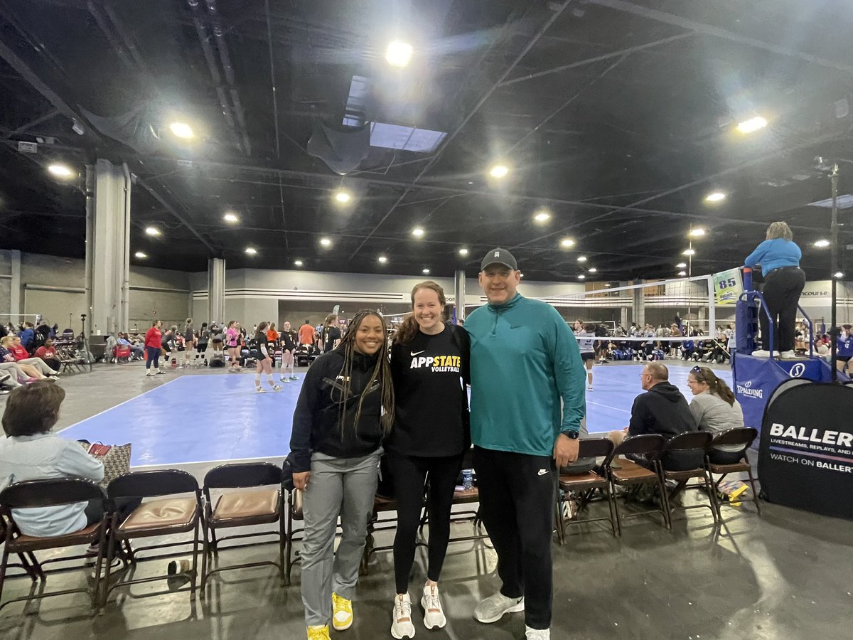 I see you @sarahrumely @hargreaves_ch putting in work. @AppStateVB recruiting at one of the biggest volleyball tournaments in the country! Big things happening on the mountain!