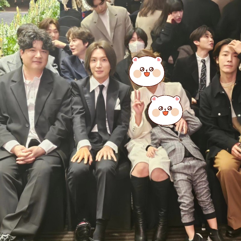 No me había dado cuenta que Ari estuvo presente en la boda del manager 💒 

Aayyyy...¡Qué bonitos se ven! Ojalá nos compartan aunque sea una fotito de la sesión de pareja 💗💙✨😍🥰