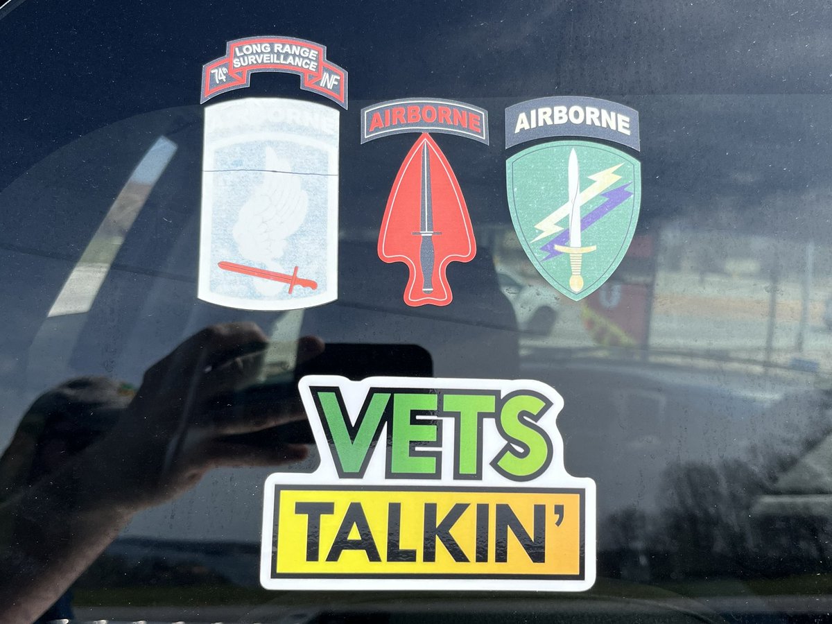 VetsTalkin's tweet photo. #VetsTalkin #Veterans #KnifeHand #SkinemaxSaturday https://t.co/CCUACiAsfx