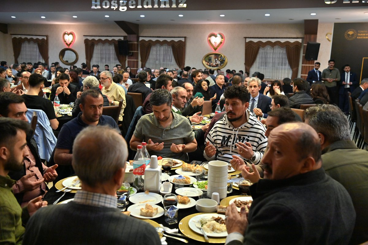 🌙 Kastamonumuzun tarım ve ormancılık alanındaki gücüne güç katan kıymetli yol arkadaşlarımla iftarımızı açtık. Bu akşam bizlerle beraber olan @TCTarim ailemizin tüm üyelerine teşekkür ediyorum.