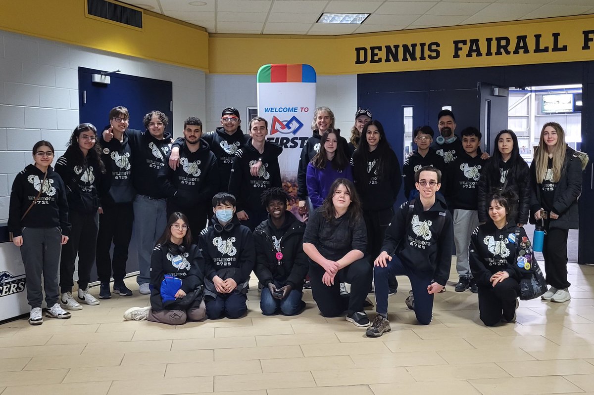 Team photo at the University of Windsor! 

We would like to send a huge thank you to all of our gracious sponsors who allowed us to attend these competitions. We couldn’t have done this without you. Our team greatly appreciates you.💛🖤💛🖤

#westminsterrobotics #frc6725