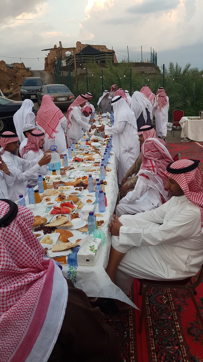 في هذا اليوم #التاسع عشر من شهر رمضان المبارك لعام ١٤٤٥هـ، وفي أجواء أخوية تعطرها رائحة الأرض الندية، أقام أهالي قرية #الفجة إفطارهم الرمضاني السنوي.