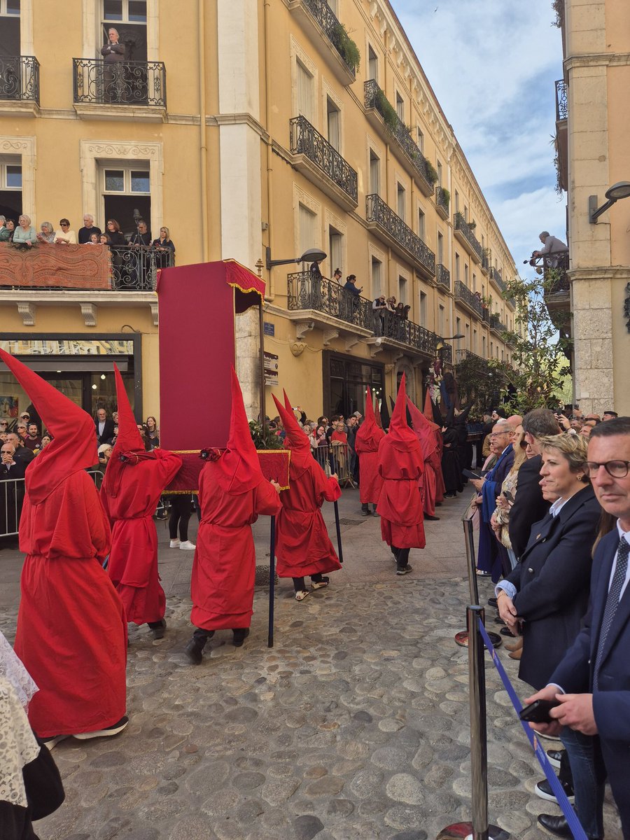 LaurianeJosende's tweet image. En ce #VendrediSaint, j’ai assisté à notre traditionnelle procession de la #Sanch ✝️🔴⚫️

Je suis une nouvelle fois émerveillée de ce rassemblement de toutes les générations de notre territoire pour faire perdurer cet #héritage chrétien. 🙏🤝

Soyons fiers de nos #traditions
