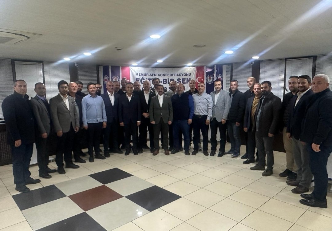 DrAhmetGok's tweet photo. Eğitim-Bir-Sen Gaziantep Taşra İlçe Başkanlarımız ve Yönetim Kurulu üyelerimizle şehrimize ve sendikamıza dair güzel ve faydalı bir istişare toplantısı gerçekleştirdik.

Bu güzel programdan dolayı Eğitim-Bir-Sen Gaziantep Şube Başkanı Sn.Mehmet Demir kardeşim başta olmak üzere tüm yönetim kurulu üyelerimize, taşra ilçe başkanlarımıza ve başkan yardımcılarımıza teşekkür ediyorum.

Allah cc. başarılarını daim eylesin, birlik, beraberlik ve muhabbetimizi bozmasın inşallah...