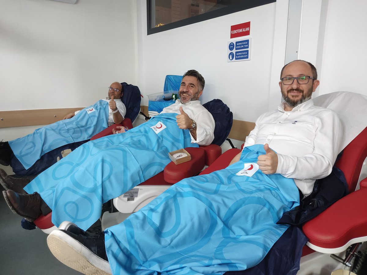 Kan bağışlarının azaldığı bu günlerde Kızılay'a kan bağışında bulunalım, bir kişinin daha hayata tutunmasına vesile olalım.

<a href="/Kizilay/">Türk Kızılay</a>