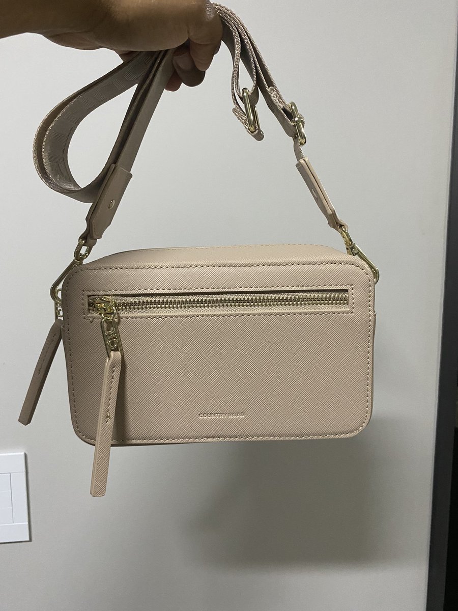 Fikaflexi's tweet photo. My boyfriend bought me the bag I’ve been eyeing🥺🥺I didn’t even tell him, he really just knows me.❤️ https://t.co/YGLoV6j0uW