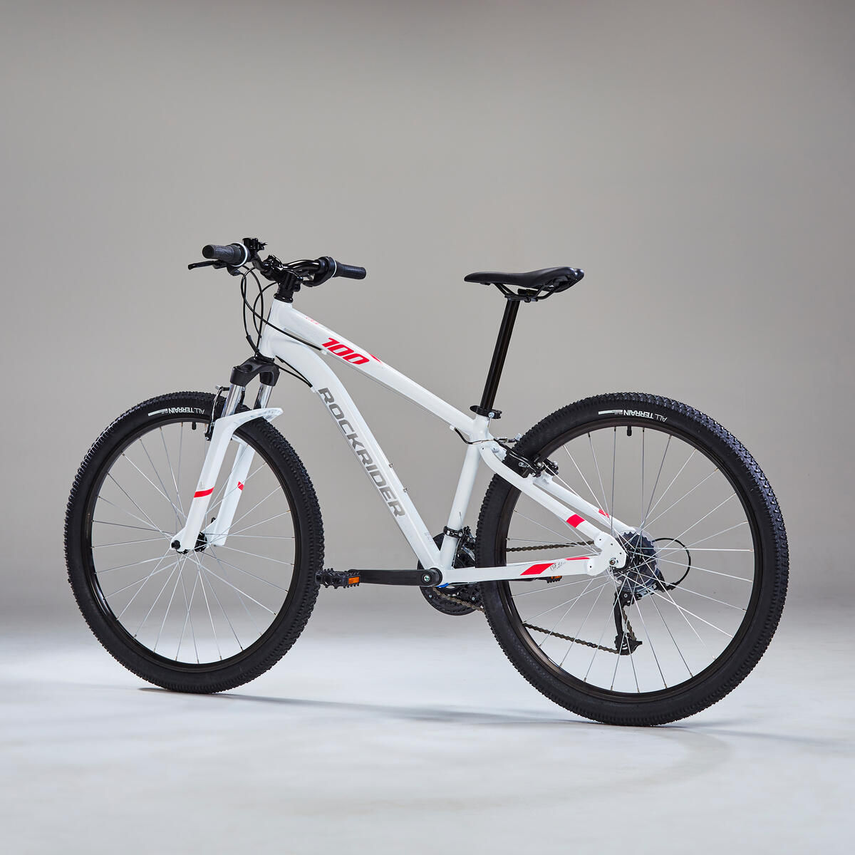 __Elena__93's tweet photo. @aytomalagon @wikiCR Han robado esta bicicleta en Malagon, si alguien la ha visto o la ve decírmelo por favor, gracias. https://t.co/We4BXD36Kr