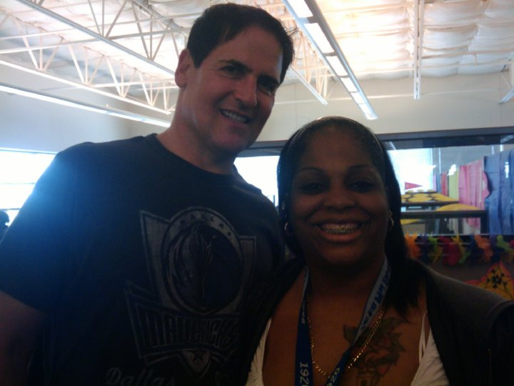 BlueLove_1920's tweet photo. Yesterday, my #DALCEC Fam did a #ThrowbackThursday TMO pic share and I shared some of my faves over the last 15 years...from the April 1st TMO ONE-sie, to a pic w/Mark Cuban during the 2010 NBA partnership, to my 2009 training class, to my customer & me rocking matching boots in 2021π₯° #ILoveMyJob