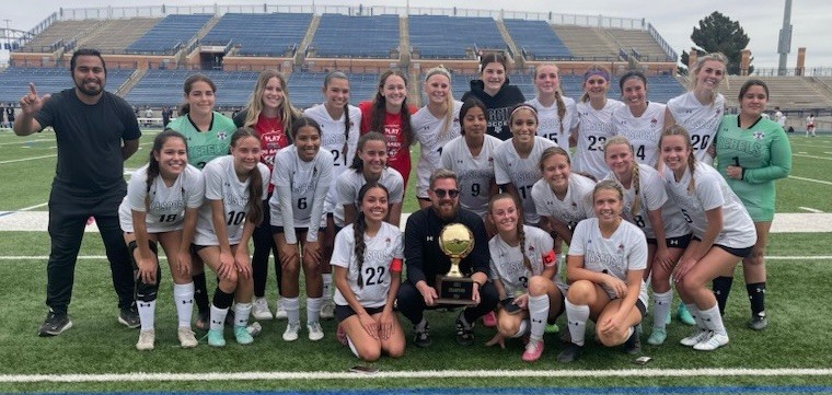 TascosaSoccer's tweet photo. 🏆AREA CHAMPS🏆

We battled and played some dang good soccer en route to a 2-1 W over EP Del Valle!!!

GOALS:
⚽⚽ Rylee

ASSIST:
😎 Bundy

HUGE game from our goalkeeper, Mikala Watson, and the back four, Tessa, Brie, Trinity, Rylee, and Kenzee!

🔴⚫⚪

#TotalSoccer #WE https://t.co/kMFooQMSCF