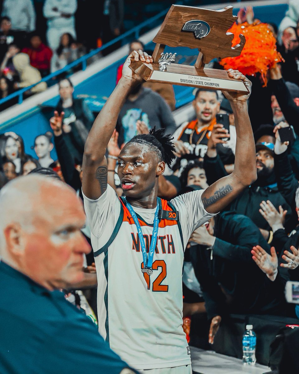 Join us tomorrow to celebrate our D1 Champion North High Polar Bears! 

This year’s Rolling Rally will make its way down Shrewsbury Street from 1:45 PM to 2:00 PM, ending at Worcester Common for a celebration of the team’s historic season. 

(Photo Credit: Kyle Prue)
