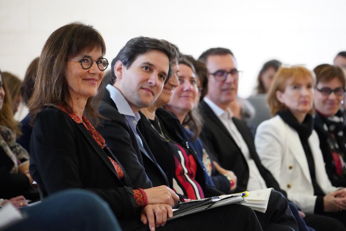 sophiebejean's tweet image. Très chaleureuses félicitations aux 10 lauréates de la 2nde édition du concours d’éloquence « À Voix Égales ! ».
Merci au ministre @StanGuerini pour son soutien enthousiaste, à Boris Melmoux-Eude @brsmlm DGRH du @education_gouv,&amp;amp; à notre partenaire  @MGEN_officiel