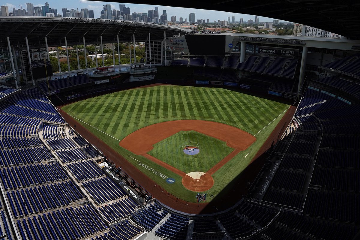 Roof Status: OPEN 😎 You don’t want to miss this view: marlins.com/tix