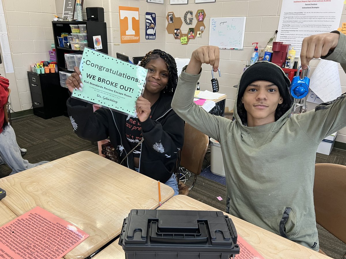 DrGitschlag's tweet photo. Fifth period continued the escape room success.
#everydayubuntu
#southwestblessed
#dailyevidence
@SWPatriots
@abernardyoung https://t.co/wrfXp3Dxms