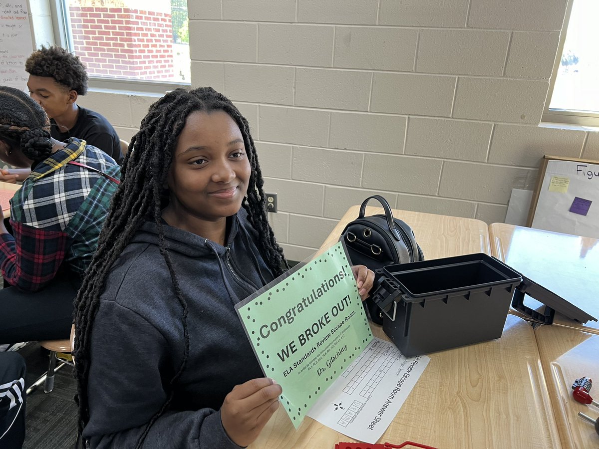 DrGitschlag's tweet photo. Fifth period continued the escape room success.
#everydayubuntu
#southwestblessed
#dailyevidence
@SWPatriots
@abernardyoung https://t.co/wrfXp3Dxms