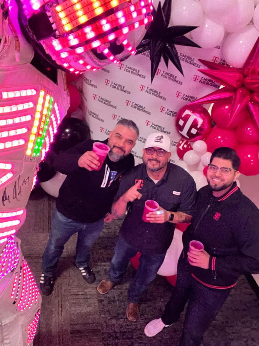dchavar's tweet image. Coming at you live from El Paso, Texas! Unleashing our Business side at the @tmobile for Business Town Hall