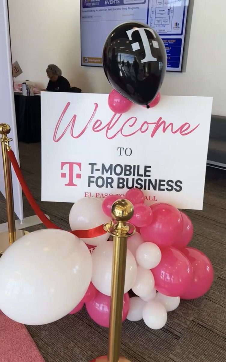 dchavar's tweet image. Coming at you live from El Paso, Texas! Unleashing our Business side at the @tmobile for Business Town Hall