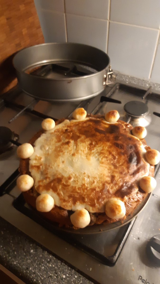 Made traditional English Simnel cake for #Easter - but how to place the 11 marzipan balls representing the apostles evenly?